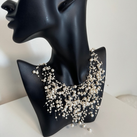 WATERFALL White Faux Pearl Necklace. - Picture 1 of 3